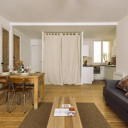 By Homy Apartment *
